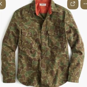 Wallace and Barnes Men's/womens Camouflage Shachet! Excellent condition.